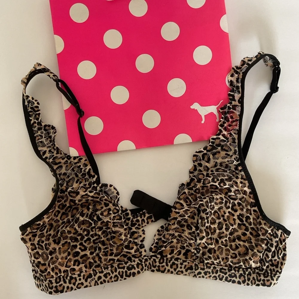 PINK Victorias Secret Leopard Lace Plunge Bralette Small